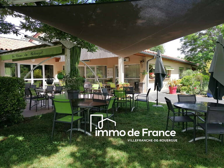 Bâtiment plain-pied modulable de 360 m² avec appartement T3 et local professionnel sur 2353 m² de terrain — photo 1