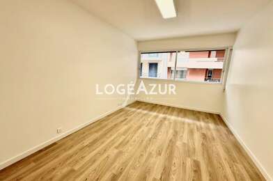 Bureau 4 pièces 1560 €