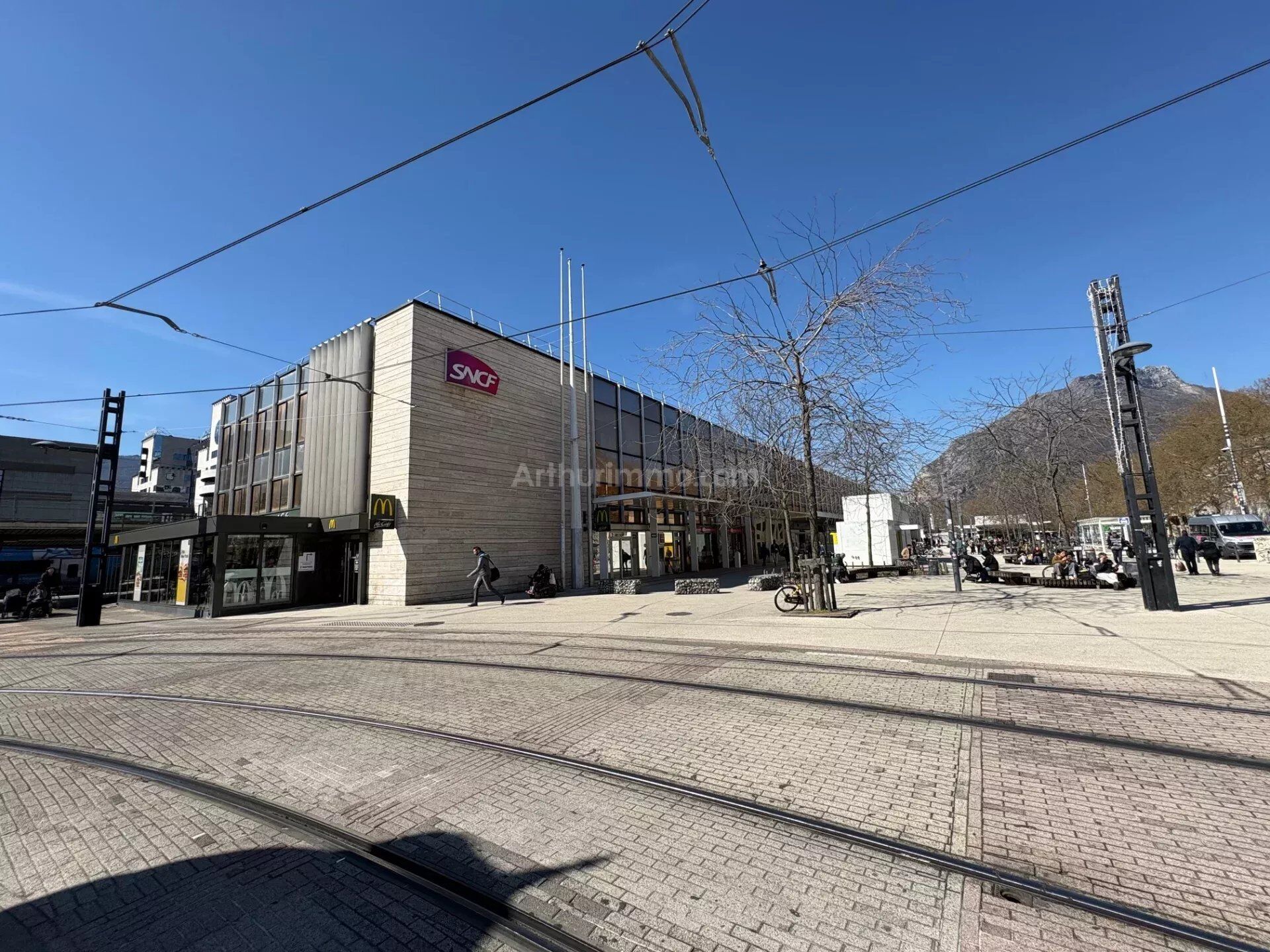 Local commercial 2 pièces 45 m² · à Grenoble · 45 m² · 65 000 €