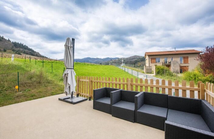 Villa en pierre rénovée avec garage à Vaulx-en-Beaujolais — photo 3