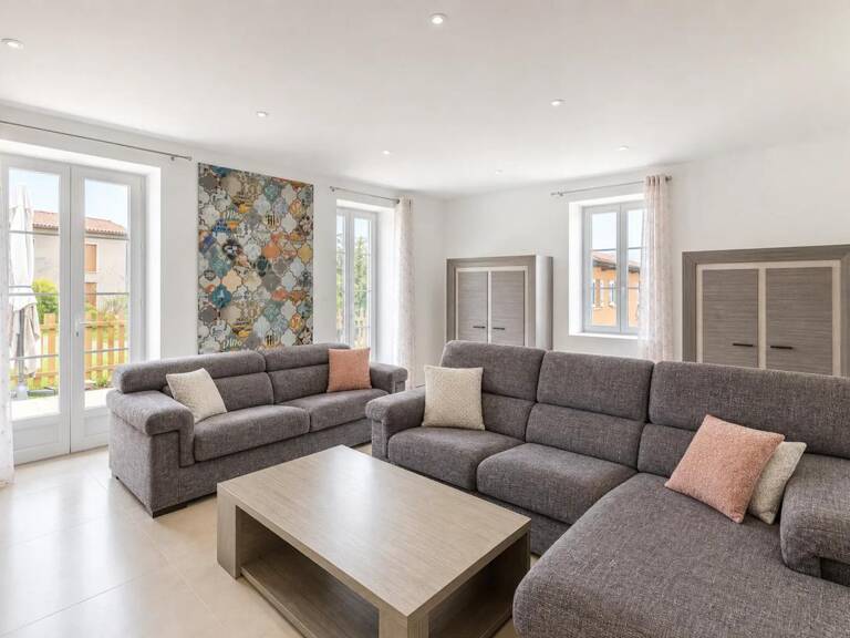Villa en pierre rénovée avec garage à Vaulx-en-Beaujolais — photo 1