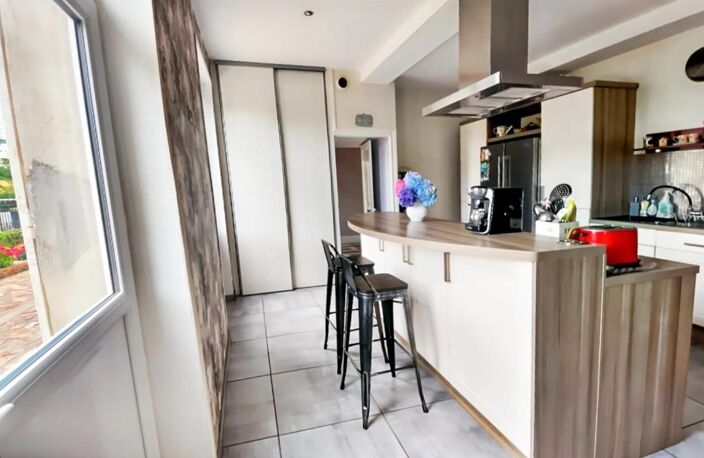 Maison de 9 pièces de 230m² en vente à Blanzy - Idéal pour les familles — photo 4