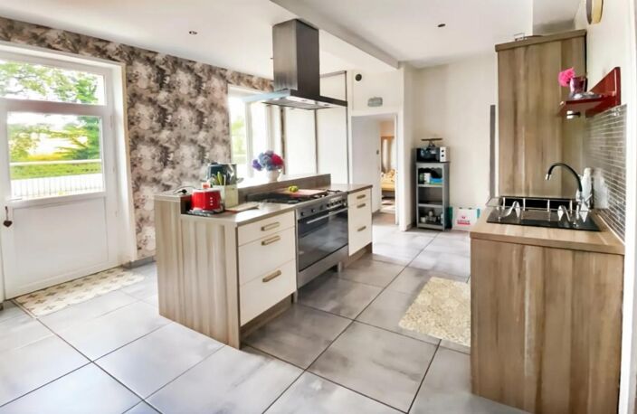 Maison de 9 pièces de 230m² en vente à Blanzy - Idéal pour les familles — photo 5