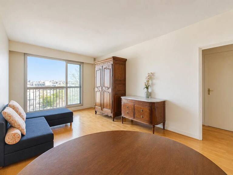 Grand T2 avec vue dégagée à Paris 18e — photo 1