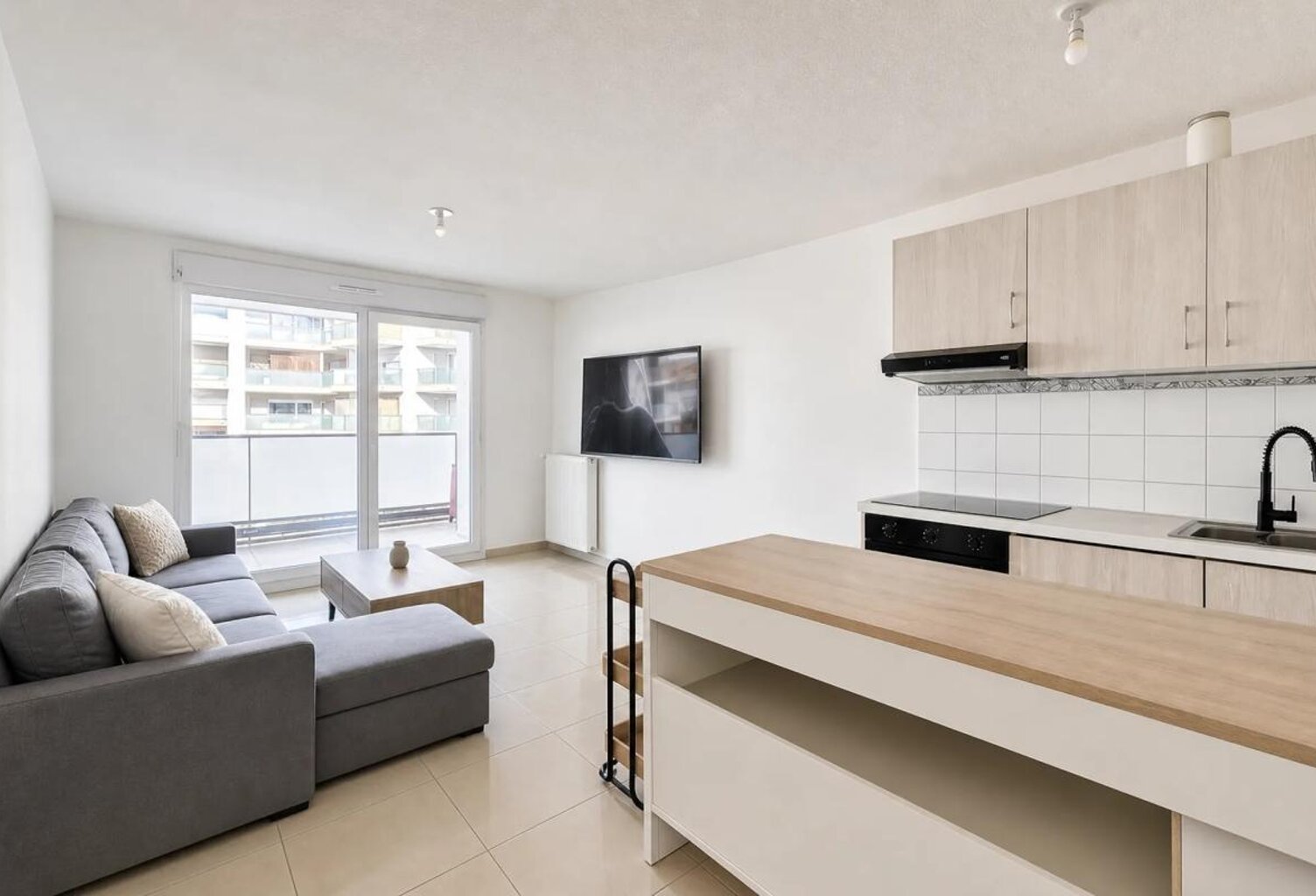 Bel appartement 2 pièces avec balcon à Gex — photo 1