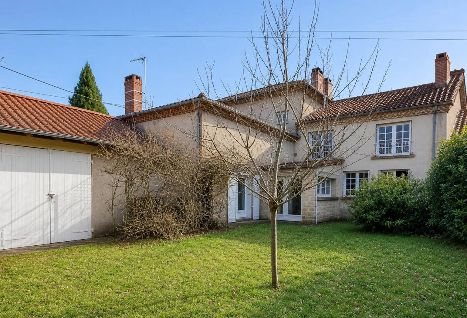 Élégante Maison Historique à Saint-Mathieu — photo 1