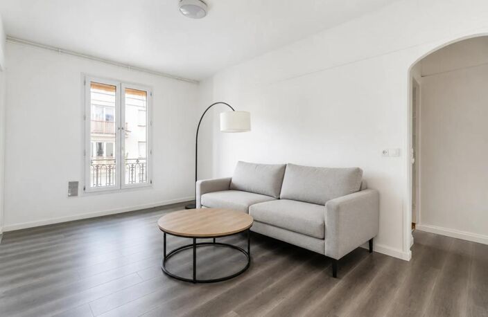 Charme et lumière à Paris 18e - 2 pièces — photo 2