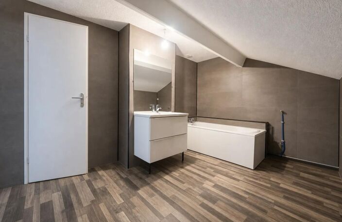 Investissement Locatif à Épinouze, 300 m² — photo 5