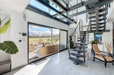 Maison 10 pièces 748000 €