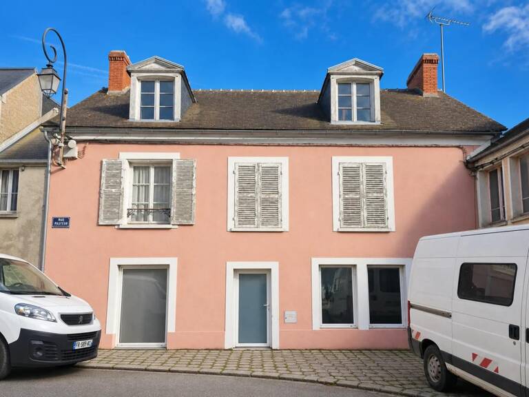 Immeuble de caractère avec local professionnel et habitation — photo 1