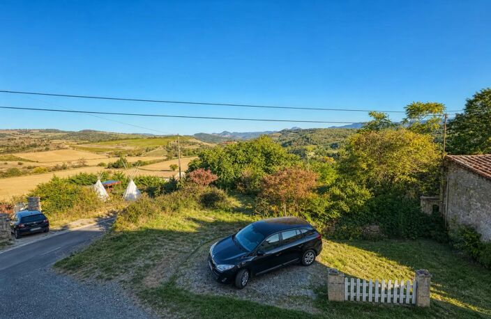 Charmante maison avec balcon vue sur Buggarach — photo 2