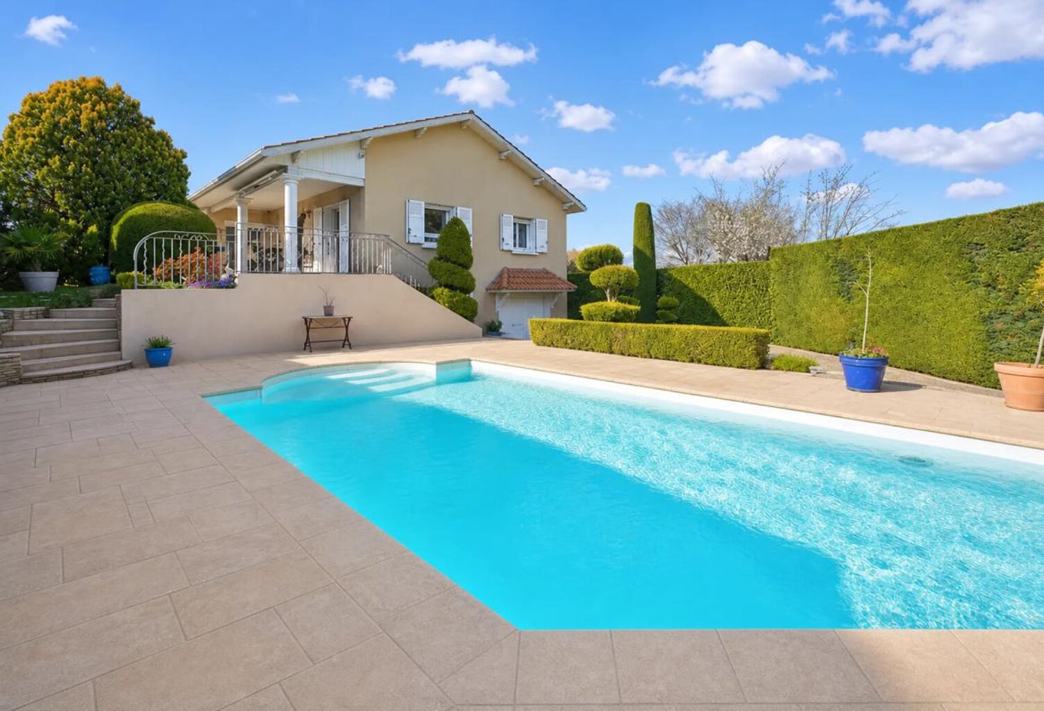 Charmante maison avec piscine à Saint-Laurent-de-Mure — photo 1