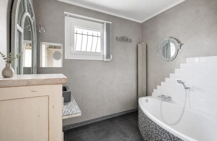 Charmante maison avec piscine à Saint-Laurent-de-Mure — photo 3