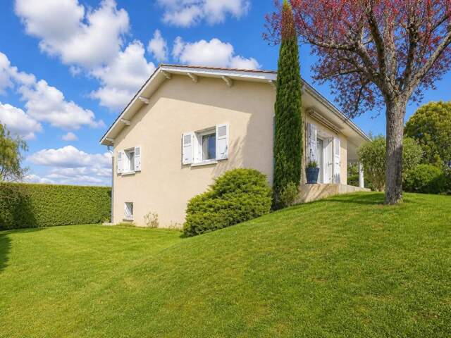 Charmante maison avec piscine à Saint-Laurent-de-Mure — photo du bien