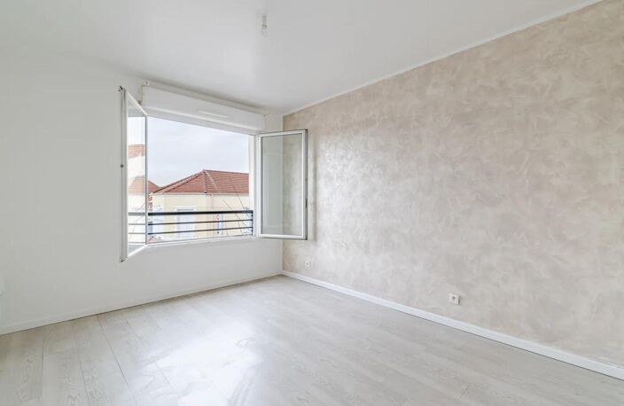 Appartement avec balcon à Drancy — photo 5