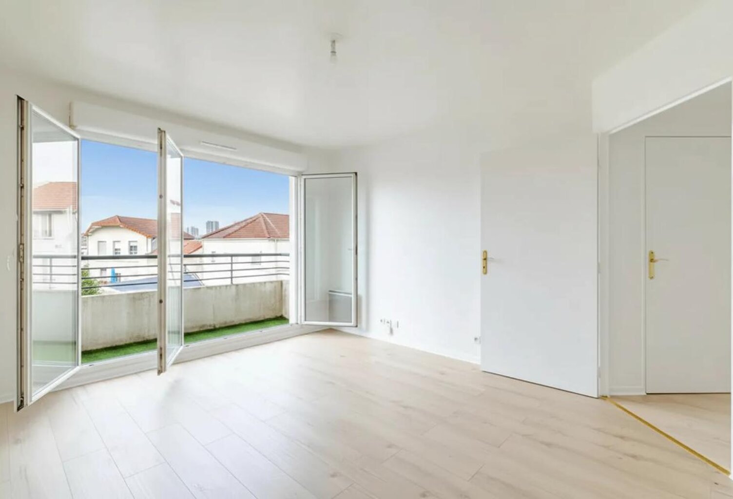 Appartement avec balcon à Drancy — photo 1
