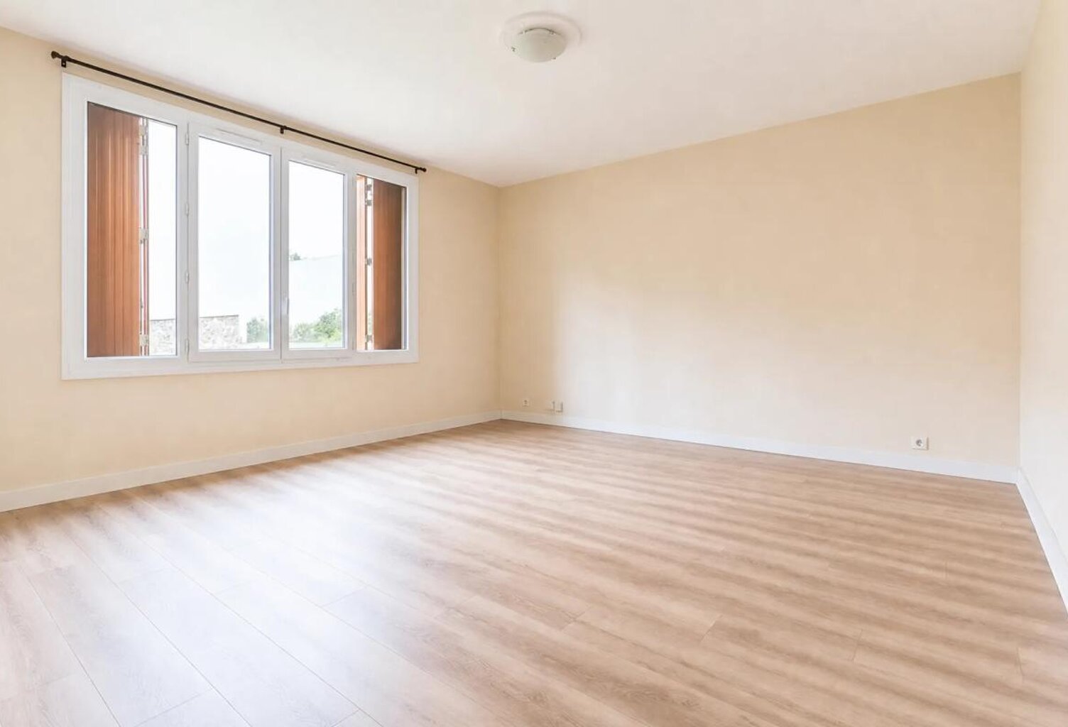 Grand studio 40,45 m², cave et parking, à Maisons-Laffitte — photo 1
