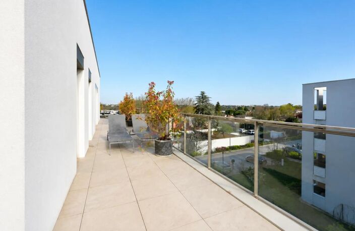 Élégant T4 avec toit-terrasse et vue dégagée — photo 3