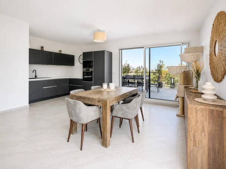 Élégant T4 avec toit-terrasse et vue dégagée — photo 1