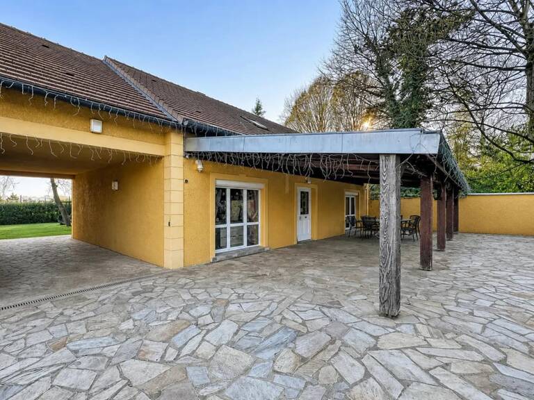 Maison familiale spacieuse à Gouvernes — photo 1