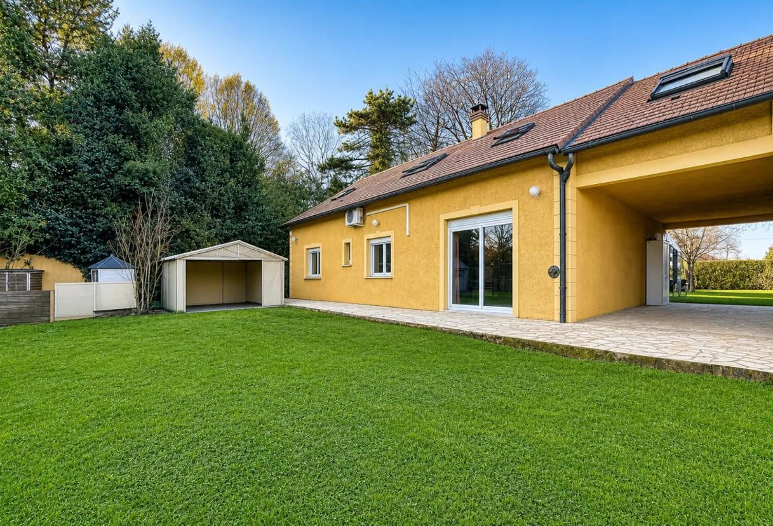 Maison familiale spacieuse à Gouvernes — photo 1