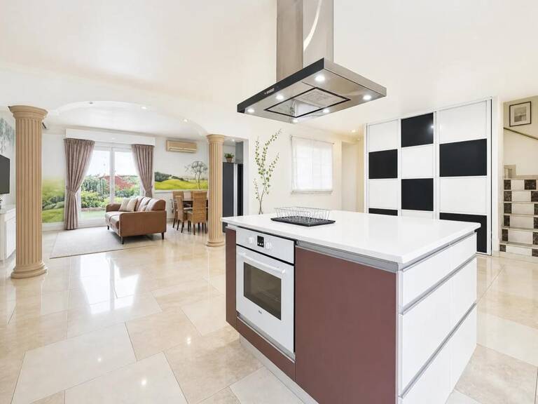 Maison familiale spacieuse à Gouvernes — photo 1