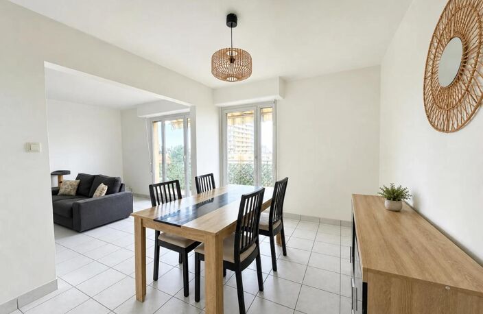 Spacieux T4 lumineux avec balcon, Rillieux-la-Pape — photo 3