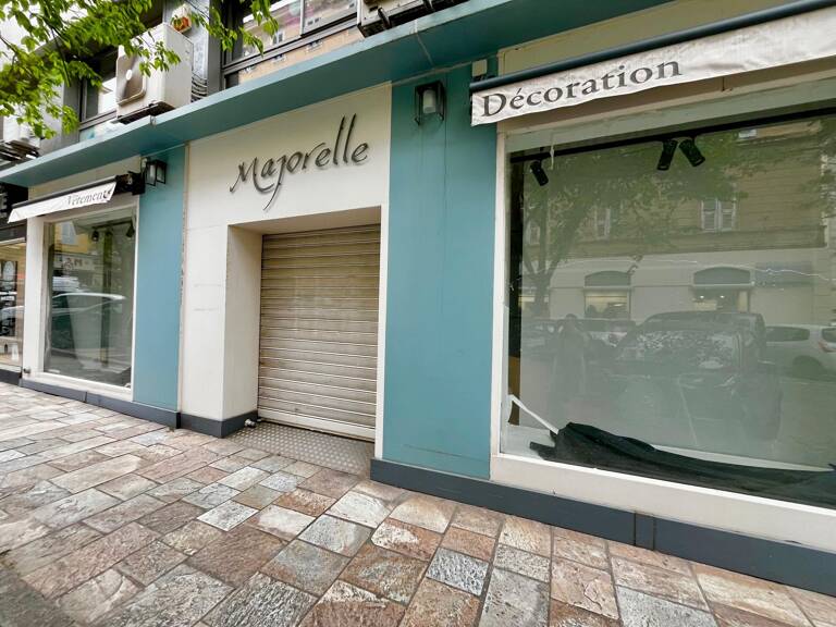 DROIT AU BAIL  LOCAL COMMERCIAL  HYPER CENTRE DE BASTIA — photo 1