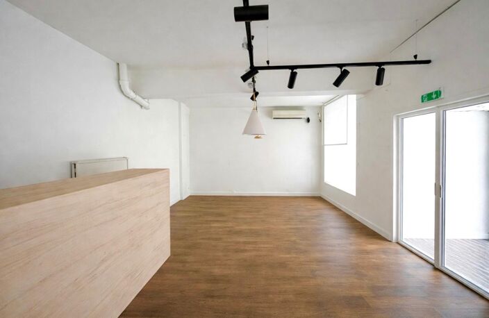 DROIT AU BAIL  LOCAL COMMERCIAL  HYPER CENTRE DE BASTIA — photo 3