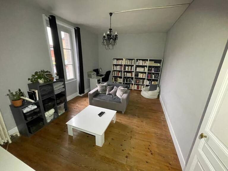 Charlieu, Maison 126m2 avec terrain et dépendance à rénover — photo 1
