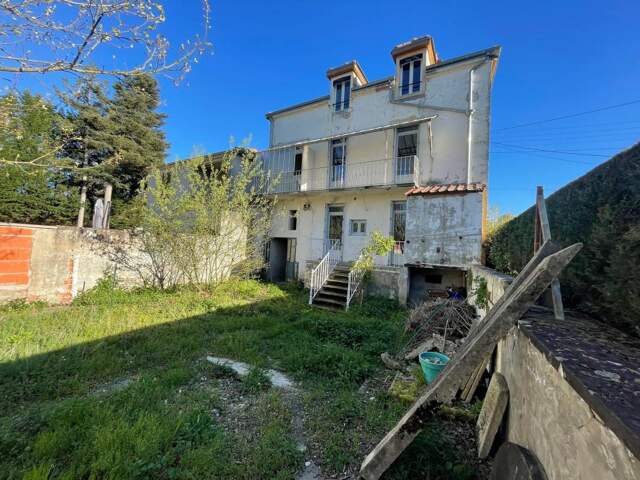 Charlieu, Maison 126m2 avec terrain et dépendance à rénover — photo du bien