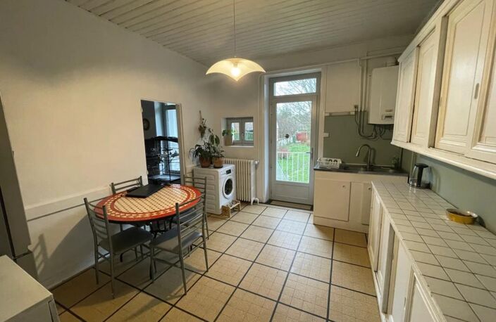 Charlieu, Maison 126m2 avec terrain et dépendance à rénover — photo 2