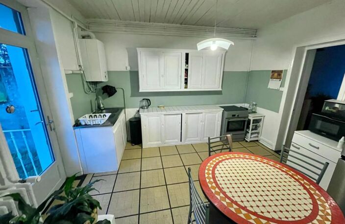 Charlieu, Maison 126m2 avec terrain et dépendance à rénover — photo 5