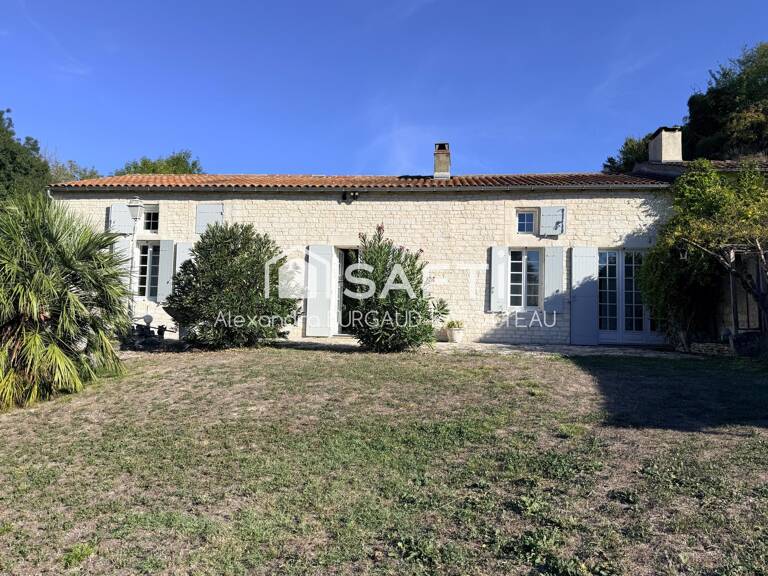Belle propriété d'environ 195 m2 à Dompierre sur Charente, entre Saintes et Cognac — photo 1