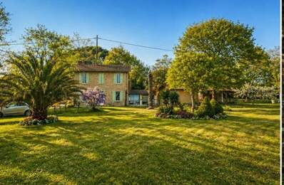Grande maison sur magnifique terrain boisé — photo du bien