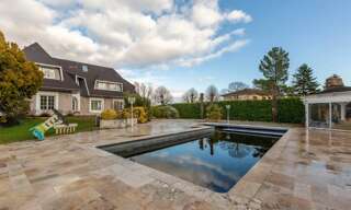 Maison 8 Pièces 450 m² à vendre à Saint-Laurent-de-Mure (69720)