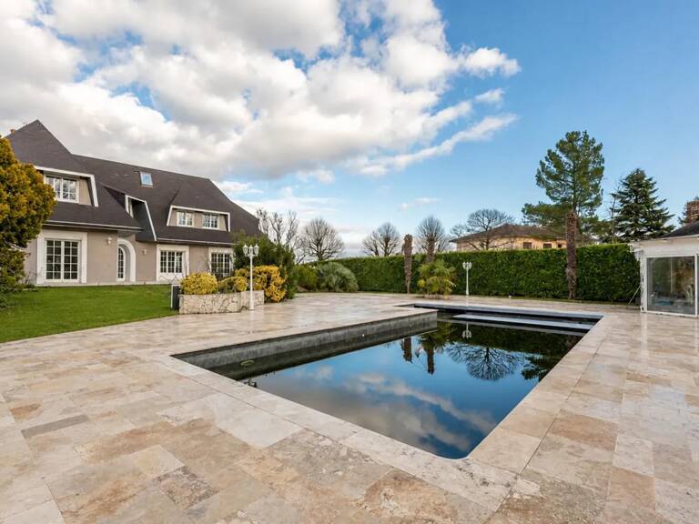 Villa de prestige à Saint-Laurent-de-Mur 450 m² — photo 1