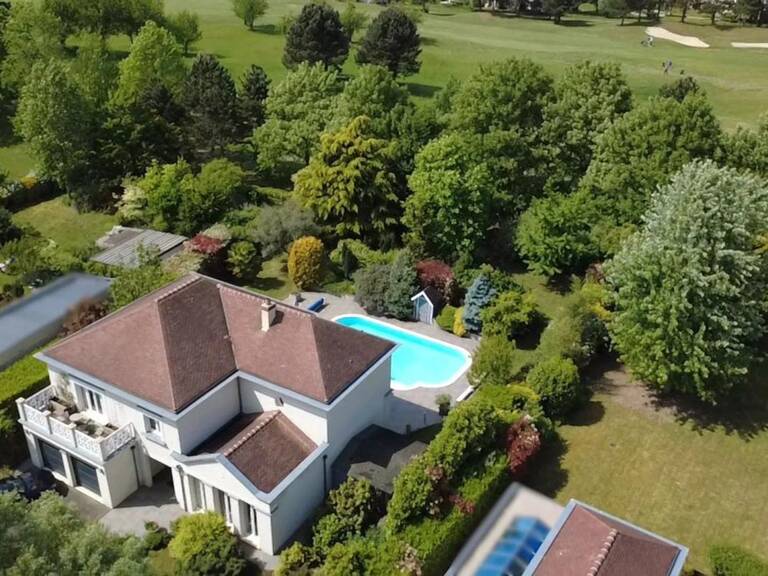 Villa de 8 pièces de 212 m² située à Bailly-Romainvilliers — photo 1