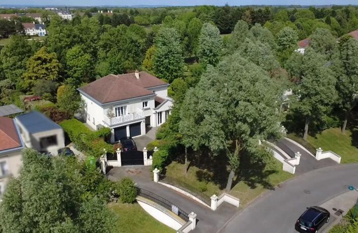 Villa de 8 pièces de 212 m² située à Bailly-Romainvilliers — photo 3