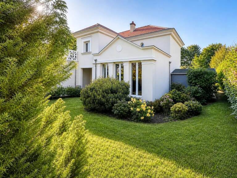 Villa de 8 pièces de 212 m² située à Bailly-Romainvilliers — photo 1
