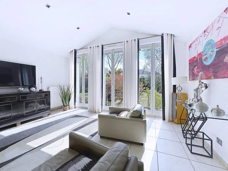 Villa de 8 pièces de 212 m² située à Bailly-Romainvilliers — photo 1