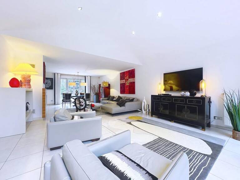 Villa de 8 pièces de 212 m² située à Bailly-Romainvilliers — photo 1