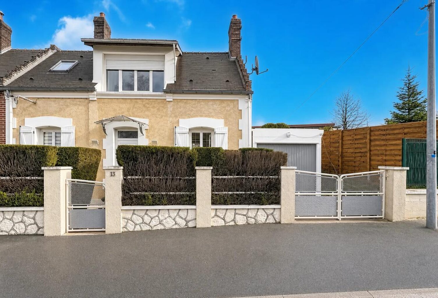 Maison 4 pièces avec dépendance à Hermes — photo 1