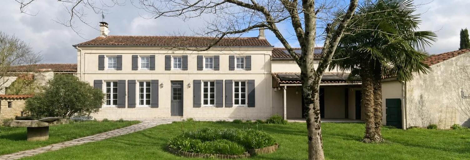 Maison 15 Pièces 361 m² à vendre à Louzignac (17160)