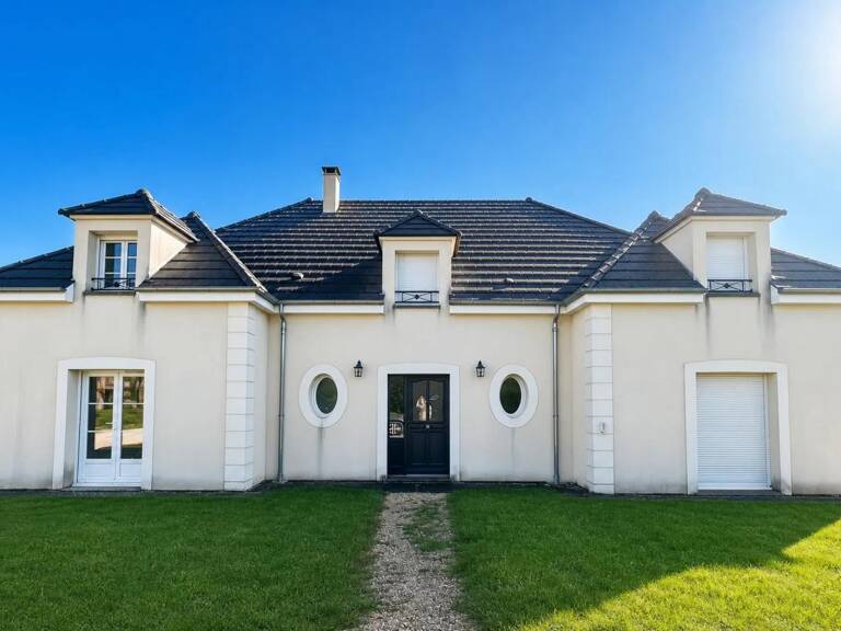 Maison de 232 m² avec jardin à Griselles — photo 1
