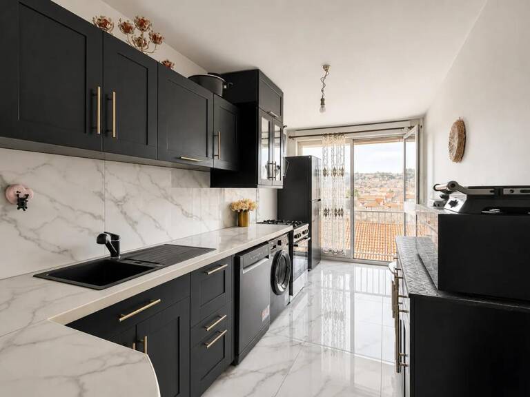 Superbe appartement rénové avec vue panoramique — photo 1