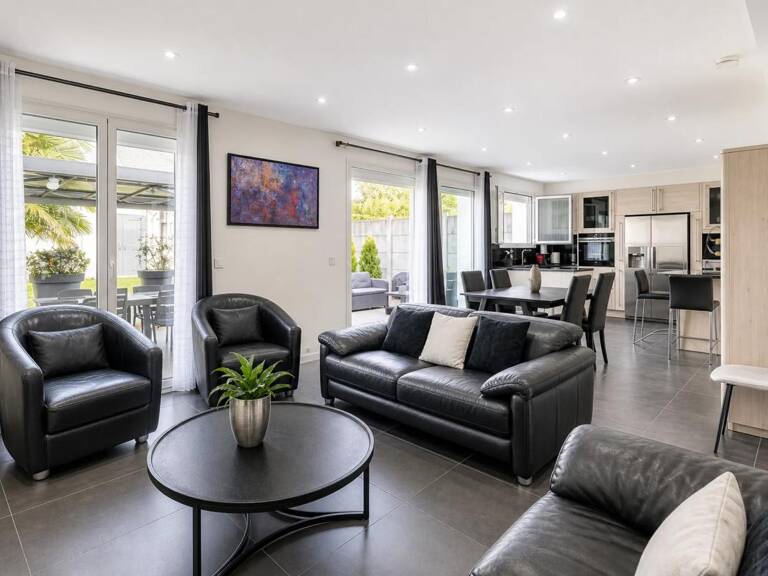 Maison de 8 pièces de 213 m² située à Paray-Vieille-Poste — photo 1