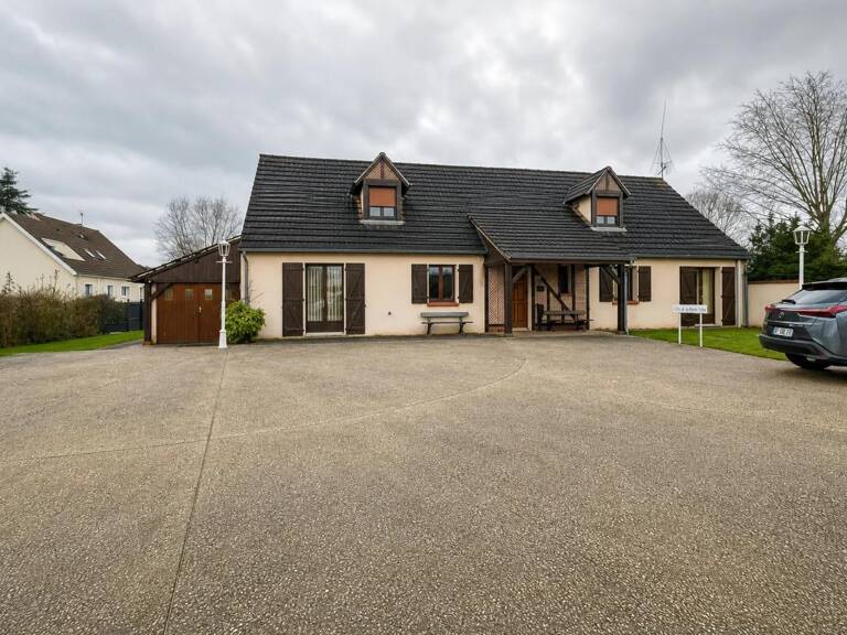Maison atypique de 205 m² à Châtillon-Coligny — photo 1
