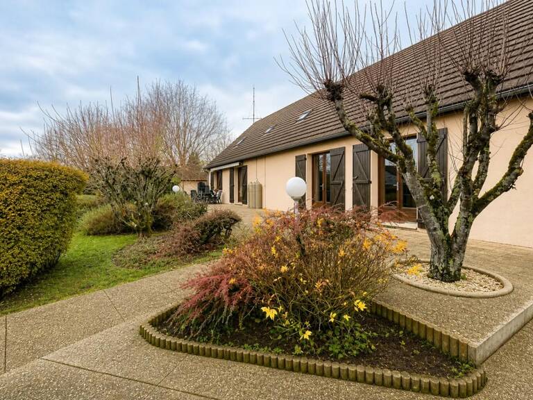 Maison atypique de 205 m² à Châtillon-Coligny — photo 1