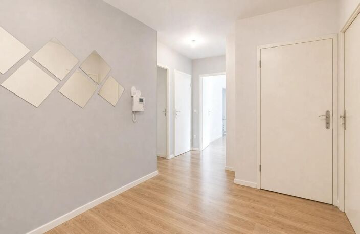 Appartement de 5 pièces de 100 m² situé à Bobigny — photo 4